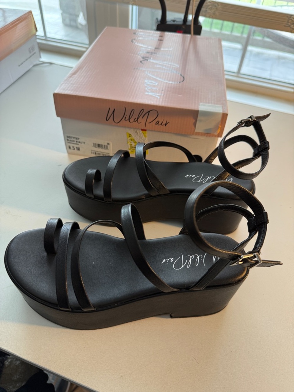 Wild Pair Black Strappy Women's platform Sandals